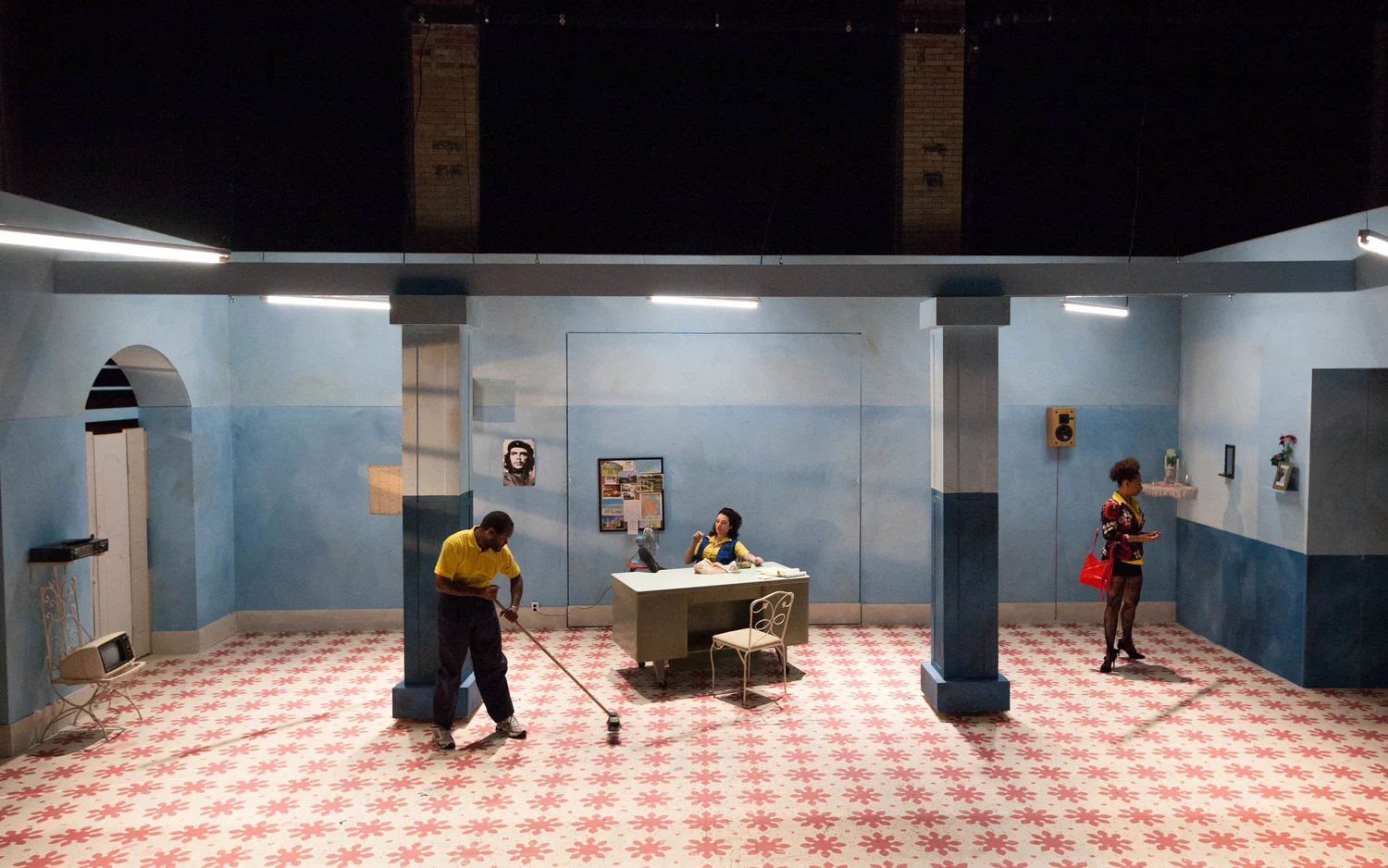 ¡Bienvenidos Blancos! — production photo